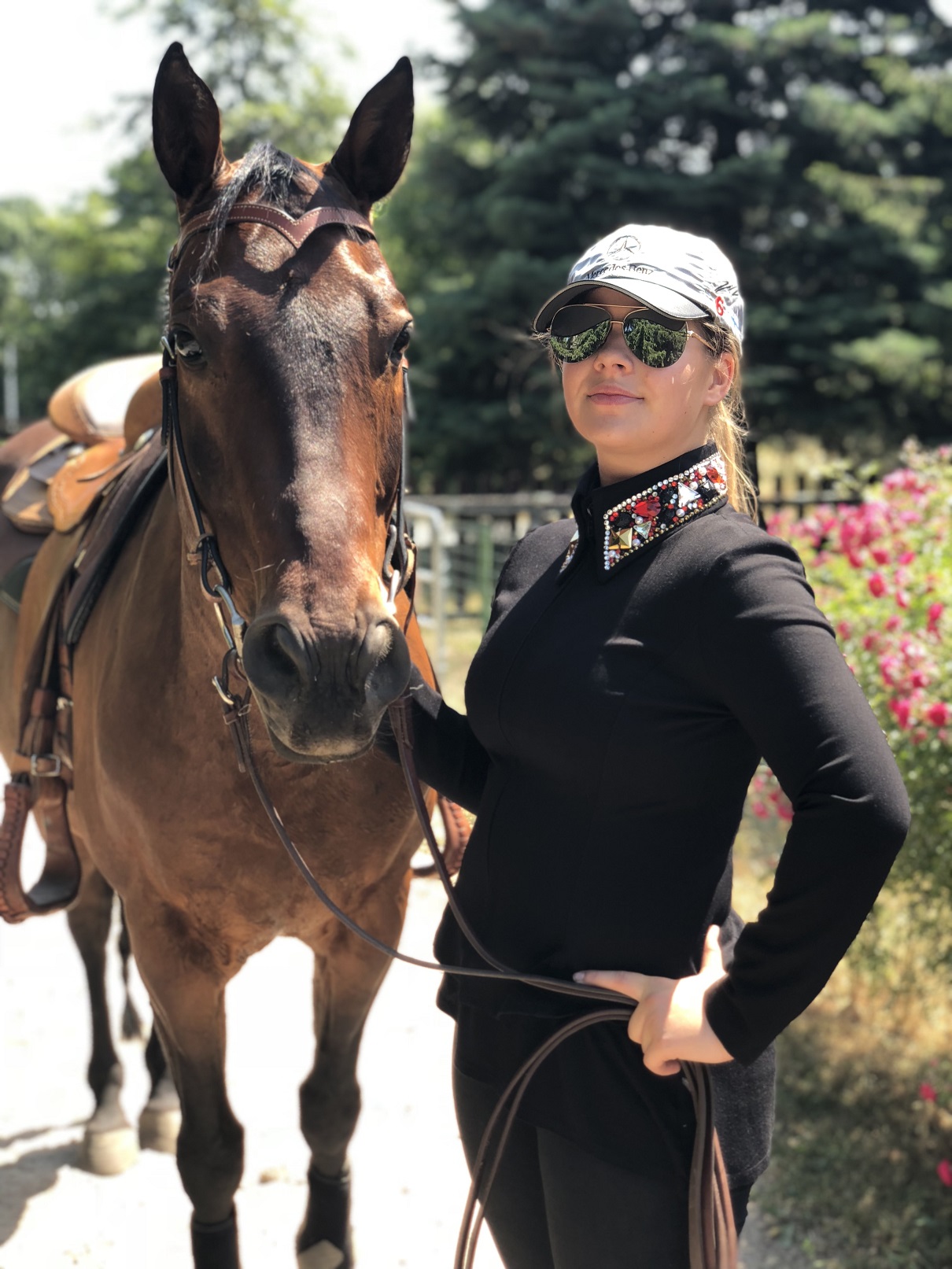 Unsere Azubine Kim und ihr Pferd