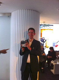 Dr. Stephan Ziegler, Zahnarzt und KU64-Inhaber bei der verleihung des QUERDENKER Awards in München für das kreativste Unternehmen in Deutschland
