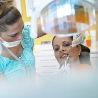air-flow bhandlung prophylaxe entfernung hartnäckiger beläge berlin zahnarzt